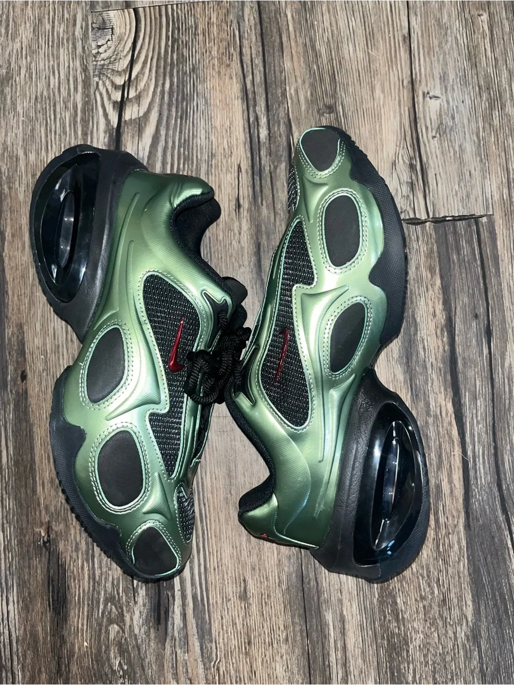 Nike Men’s Black and Green Air Max Sneaker